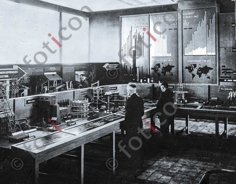 Das Reichswirtschaftmuseum ; The Reichswirtschaftmuseum - Foto foticon-simon-340-019-sw.jpg | foticon.de - Bilddatenbank für Motive aus Geschichte und Kultur